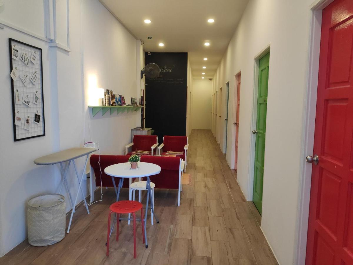 Ez Lodgings Kampong Gadong Екстер'єр фото
