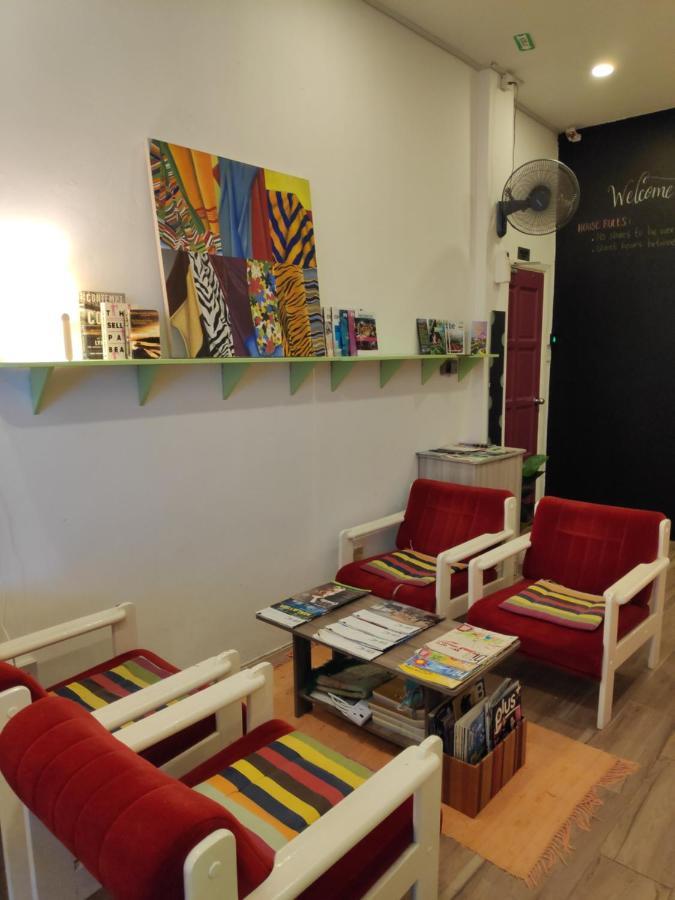 Ez Lodgings Kampong Gadong Екстер'єр фото
