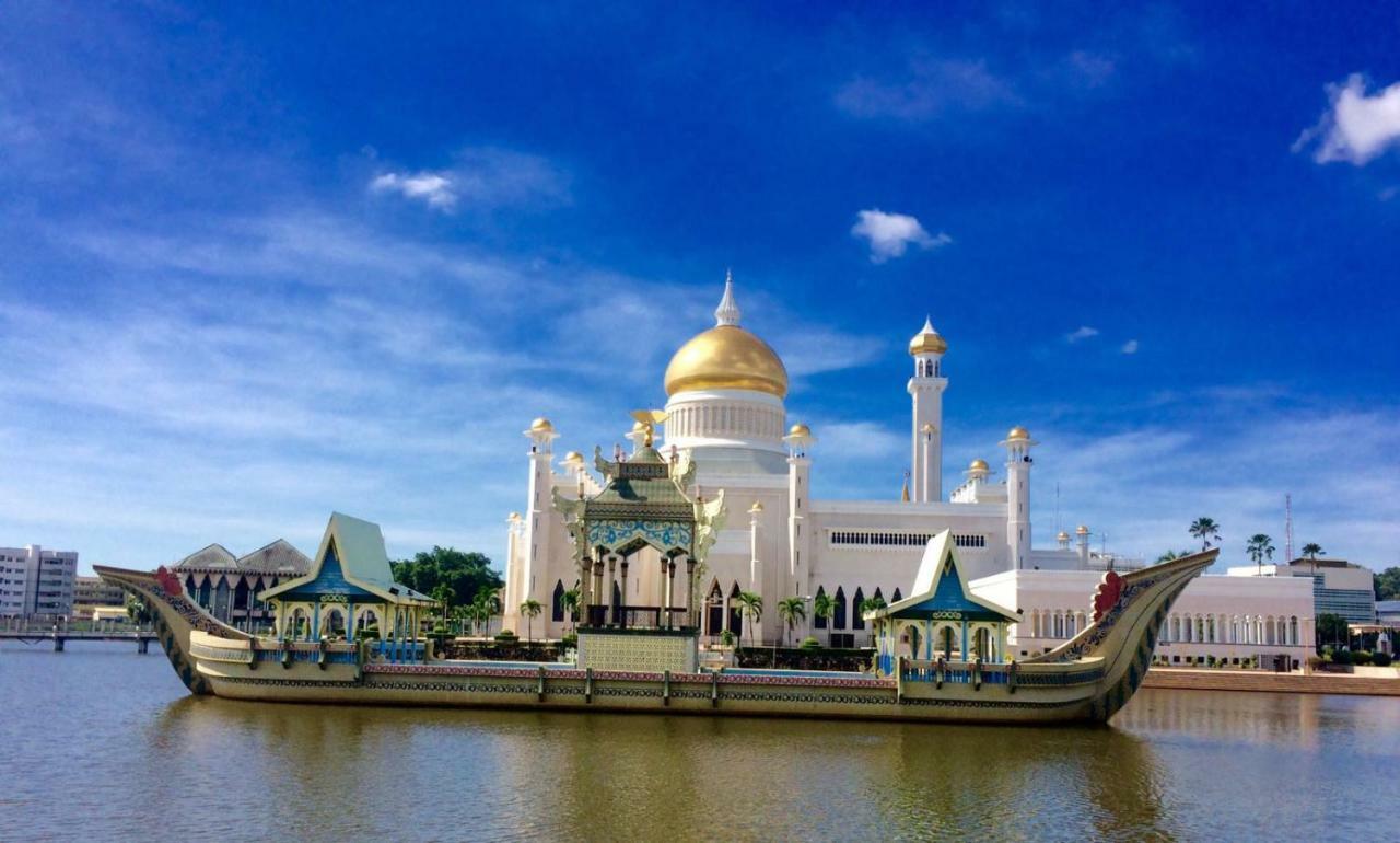 Ez Lodgings Kampong Gadong Екстер'єр фото