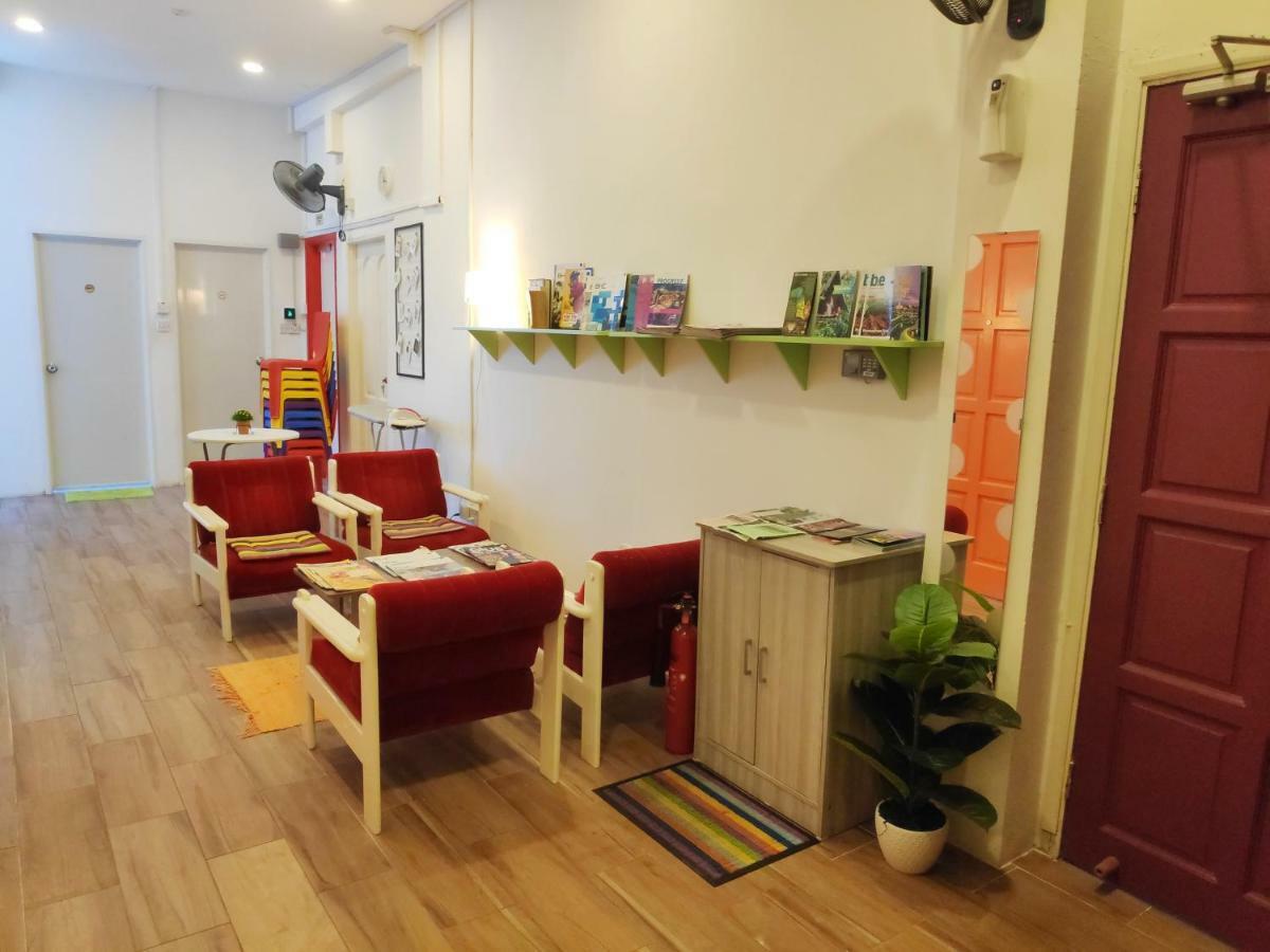 Ez Lodgings Kampong Gadong Екстер'єр фото